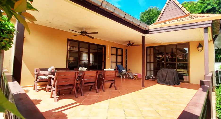 À vendre 2 chambres maison à Mueang Chon Buri, Chonburi