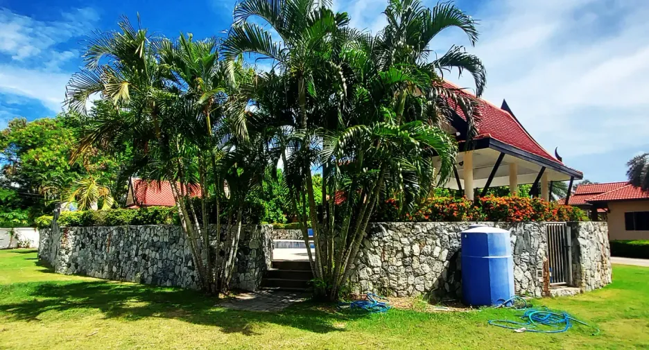 À vendre 2 chambres maison à Mueang Chon Buri, Chonburi