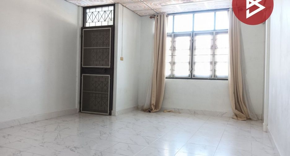 Casa adosada en alquiler y en venta de 2 habitaciones en Mueang Samut Prakan, Samut Prakan