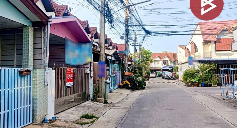 Casa adosada en alquiler y en venta de 2 habitaciones en Mueang Samut Prakan, Samut Prakan