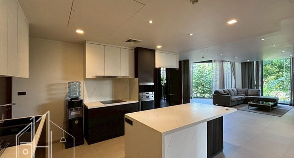 For rent 3 bedrooms apartment in Khlong Toei, Bangkok