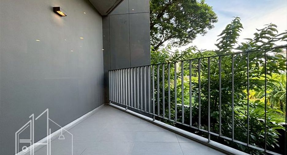 For rent 3 bedrooms apartment in Khlong Toei, Bangkok