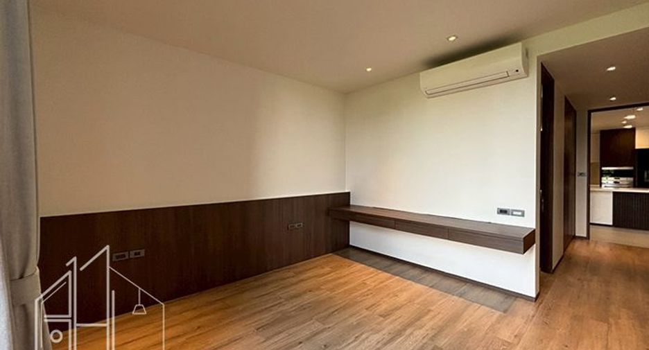 For rent 3 bedrooms apartment in Khlong Toei, Bangkok