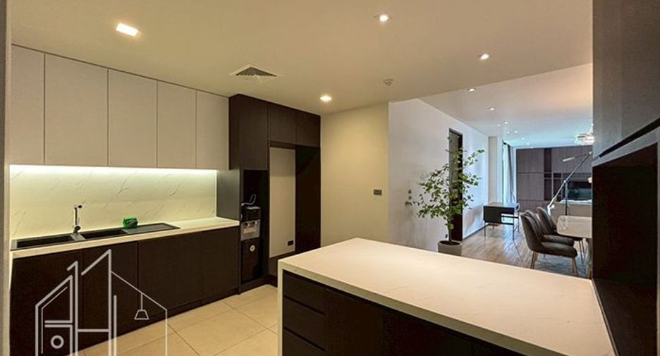 For rent 3 bedrooms condo in Khlong Toei, Bangkok