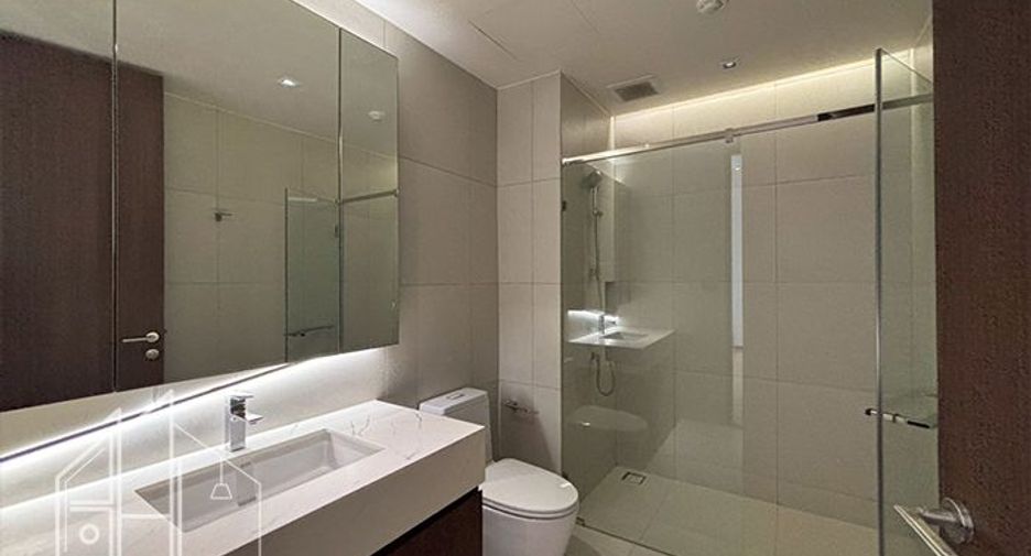 For rent 3 bedrooms condo in Khlong Toei, Bangkok