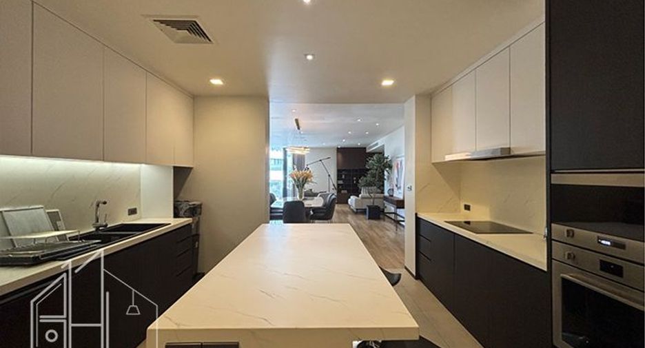 For rent 3 bedrooms condo in Khlong Toei, Bangkok