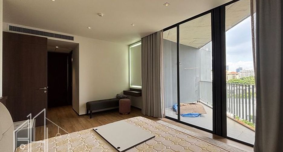 For rent 3 bedrooms condo in Khlong Toei, Bangkok