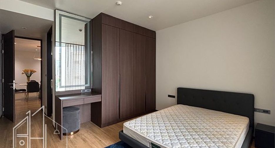 For rent 3 bedrooms condo in Khlong Toei, Bangkok