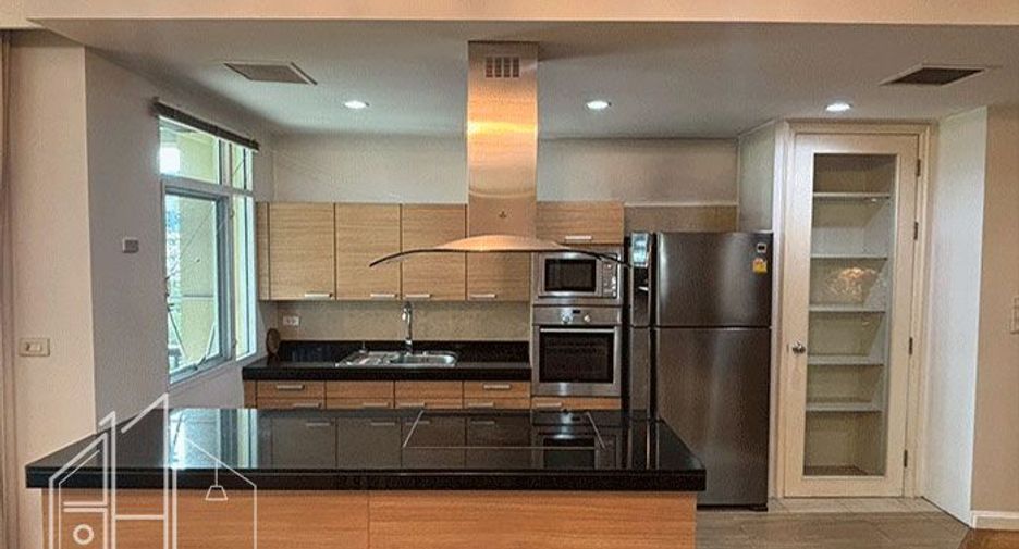 For rent 3 bedrooms condo in Watthana, Bangkok