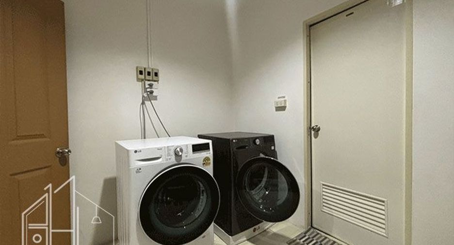 For rent 3 bedrooms condo in Watthana, Bangkok