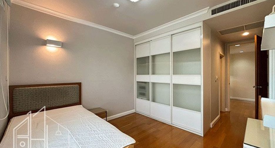 For rent 3 bedrooms condo in Watthana, Bangkok