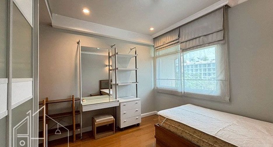 For rent 3 bedrooms condo in Watthana, Bangkok