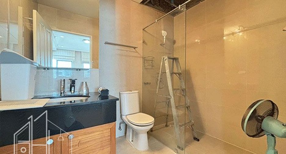 For rent 3 bedrooms condo in Watthana, Bangkok