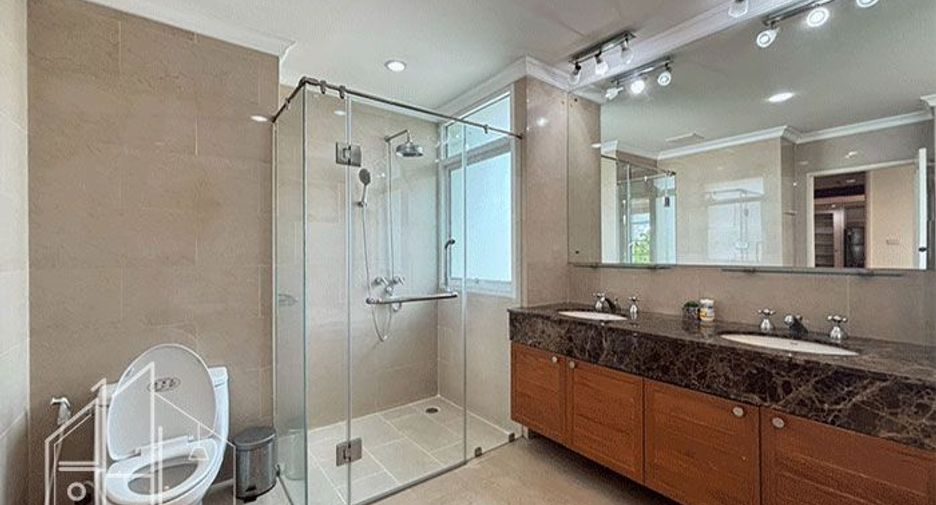 For rent 3 bedrooms condo in Watthana, Bangkok
