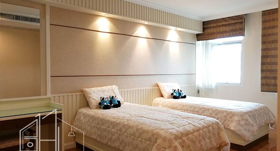 For rent 3 bedrooms condo in Watthana, Bangkok