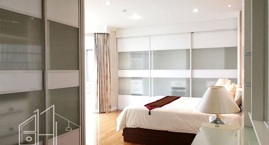 For rent 3 bedrooms condo in Watthana, Bangkok