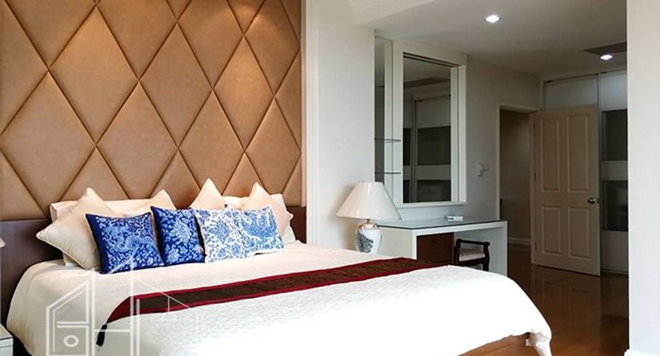 For rent 3 bedrooms condo in Watthana, Bangkok