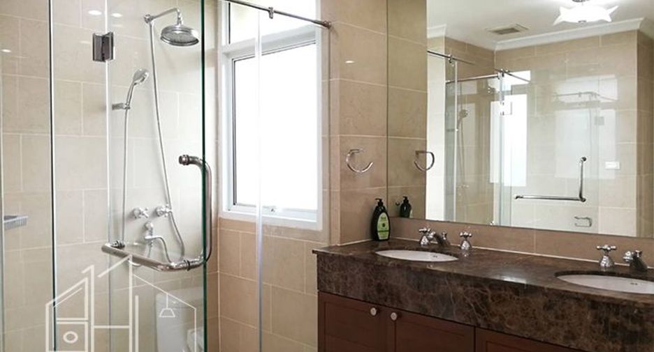 For rent 3 bedrooms condo in Watthana, Bangkok