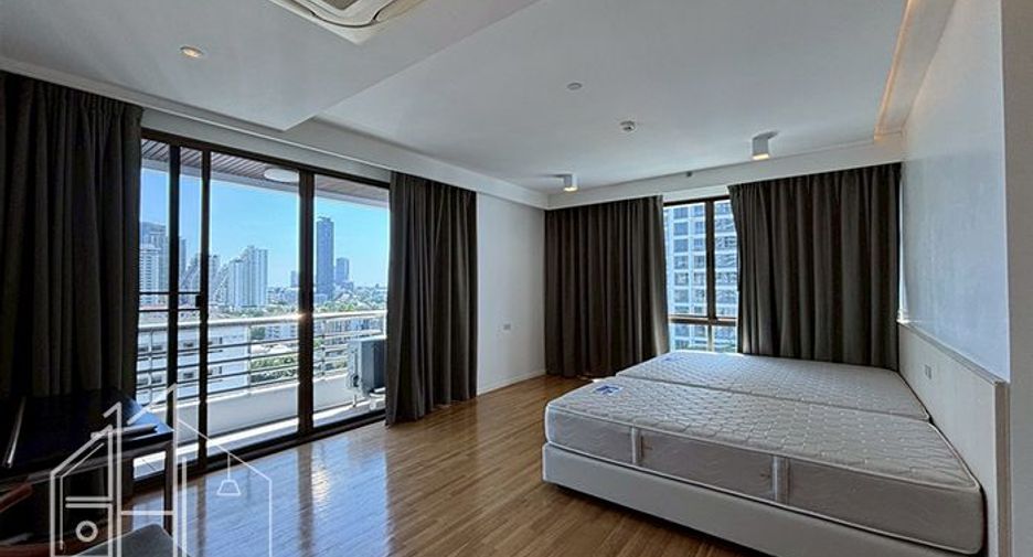 For rent 3 bedrooms condo in Watthana, Bangkok
