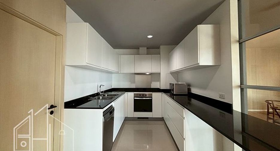 For rent 3 bedrooms condo in Watthana, Bangkok