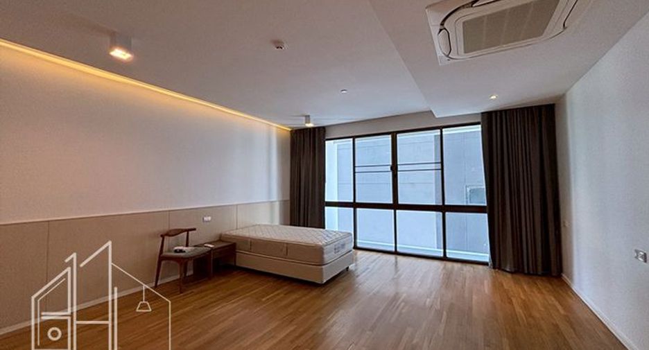 For rent 3 bedrooms condo in Watthana, Bangkok
