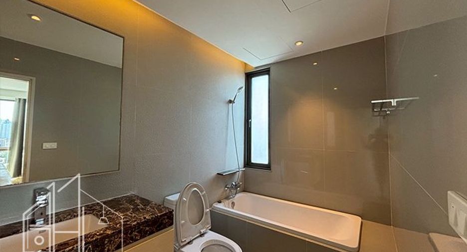 For rent 3 bedrooms condo in Watthana, Bangkok