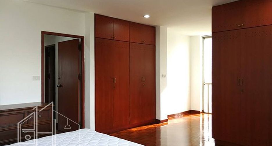 À louer 3 chambres appartement à Watthana, Bangkok