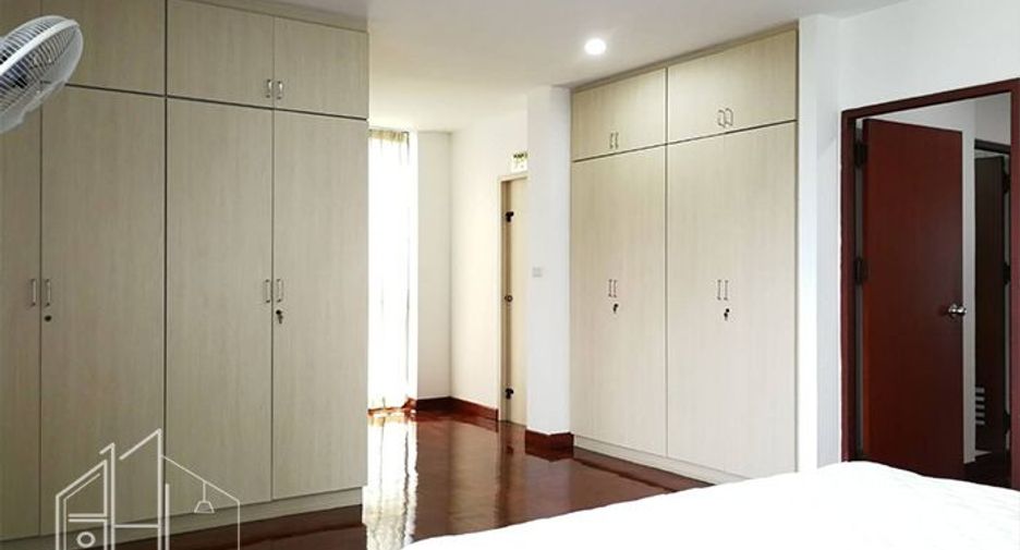 À louer 3 chambres condo à Watthana, Bangkok