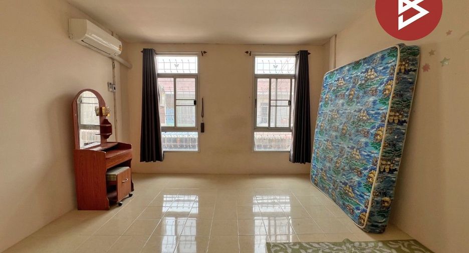 For sale 2 bedrooms townhouse in Mueang Chon Buri, Chonburi