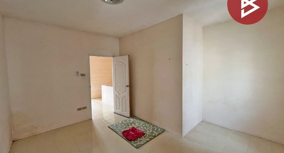 For sale 2 bedrooms townhouse in Mueang Chon Buri, Chonburi