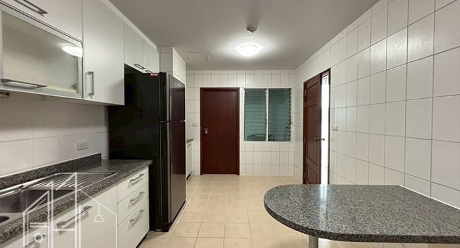 À louer 3 chambres appartement à Khlong Toei, Bangkok