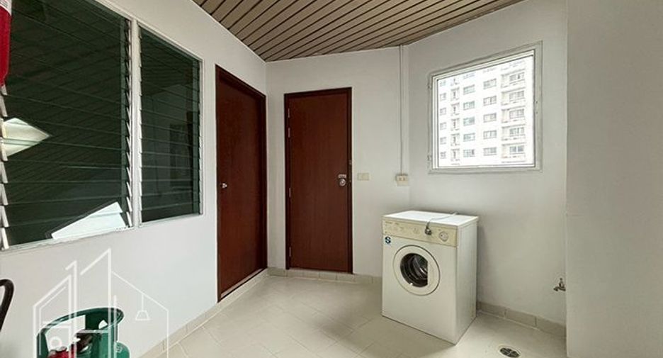 À louer 3 chambres appartement à Khlong Toei, Bangkok