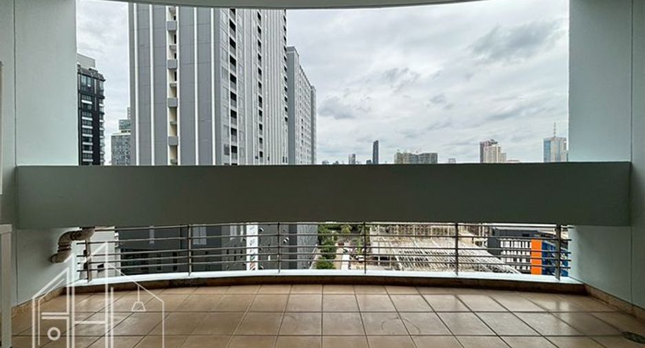 À louer 3 chambres appartement à Khlong Toei, Bangkok
