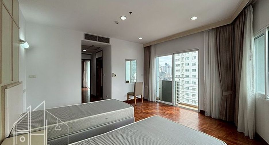 À louer 3 chambres appartement à Khlong Toei, Bangkok