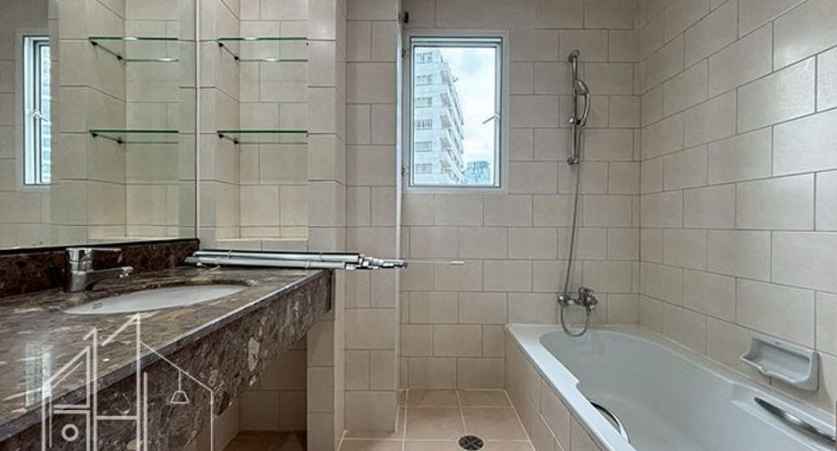 À louer 3 chambres appartement à Khlong Toei, Bangkok