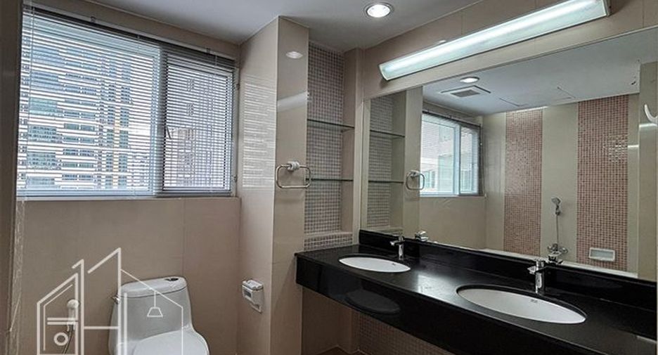 À louer 3 chambres condo à Khlong Toei, Bangkok