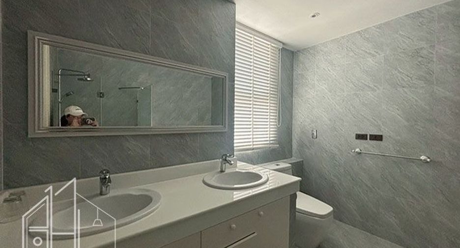 For rent and for sale 4 bedrooms condo in Khlong Toei, Bangkok