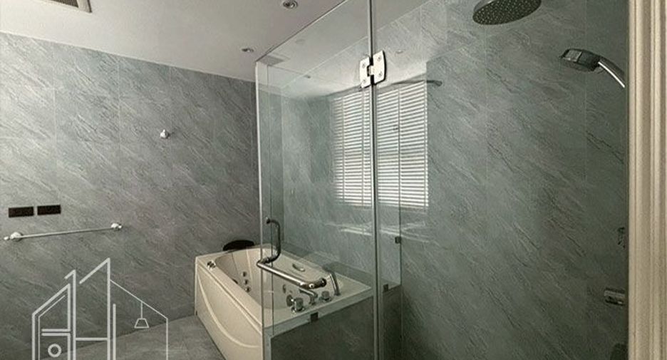 For rent and for sale 4 bedrooms condo in Khlong Toei, Bangkok