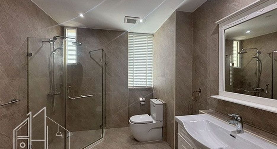 For rent and for sale 4 bedrooms condo in Khlong Toei, Bangkok