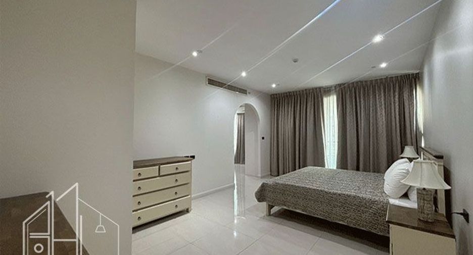 For rent and for sale 4 bedrooms condo in Khlong Toei, Bangkok