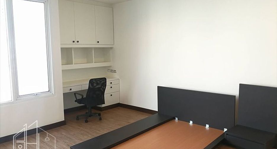 For rent and for sale 4 bedrooms condo in Khlong Toei, Bangkok