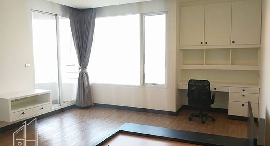 For rent and for sale 4 bedrooms condo in Khlong Toei, Bangkok