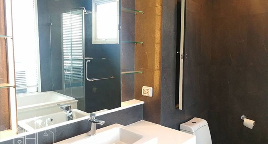 For rent and for sale 4 bedrooms condo in Khlong Toei, Bangkok