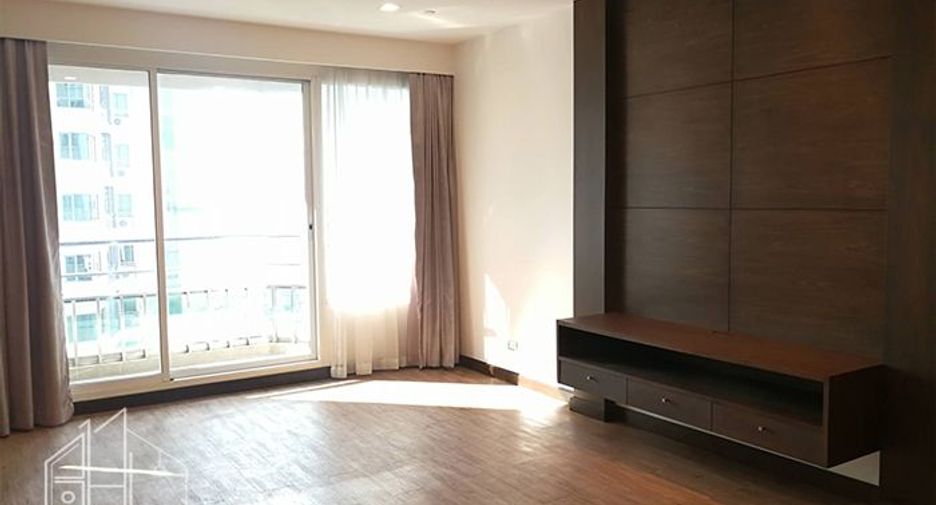 For rent and for sale 4 bedrooms condo in Khlong Toei, Bangkok