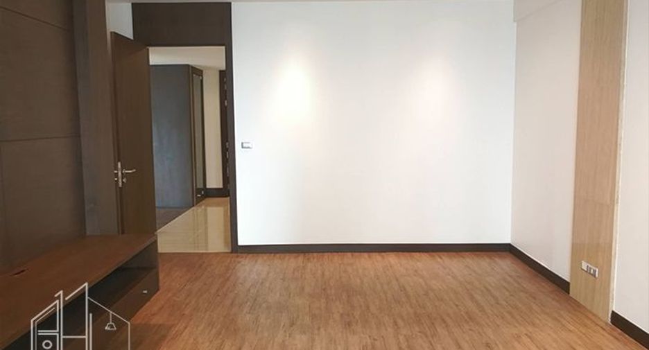 For rent and for sale 4 bedrooms condo in Khlong Toei, Bangkok