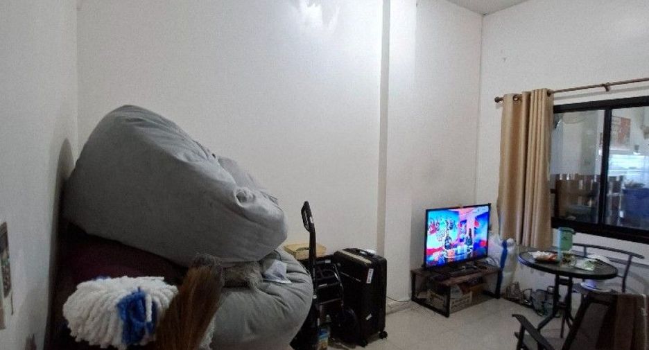 Gewerbefläche zum Kauf mit 3 Zimmer in Si Racha, Chonburi