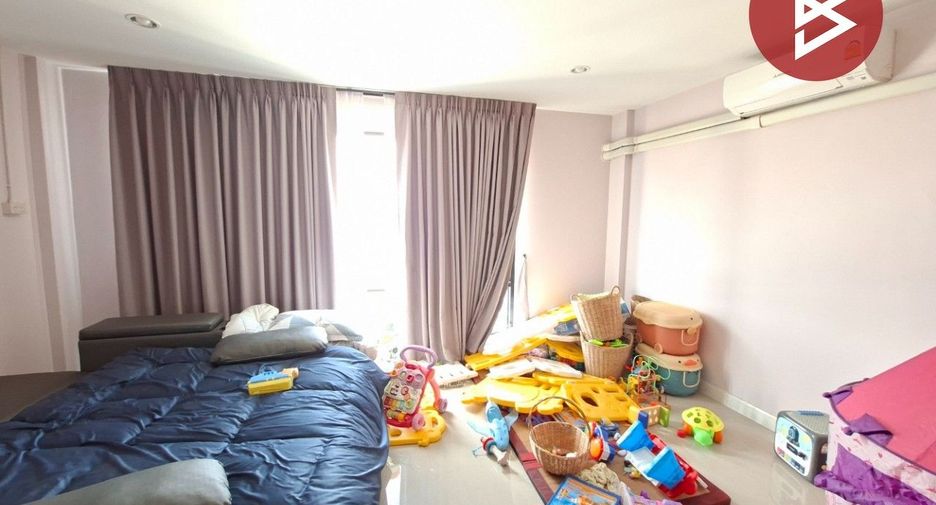 Gewerbefläche zum Kauf mit 3 Zimmer in Si Racha, Chonburi
