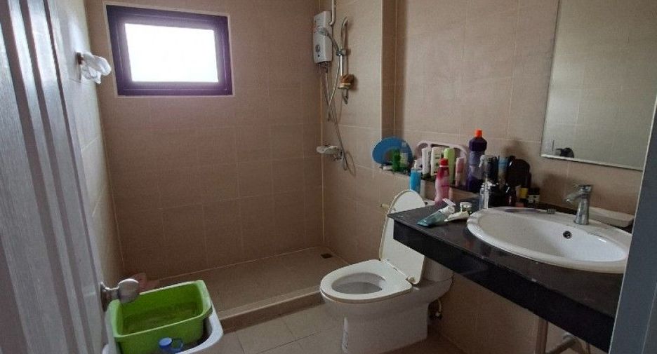 Gewerbefläche zum Kauf mit 3 Zimmer in Si Racha, Chonburi