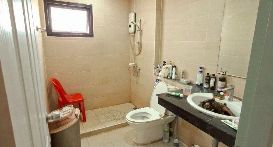Gewerbefläche zum Kauf mit 3 Zimmer in Si Racha, Chonburi
