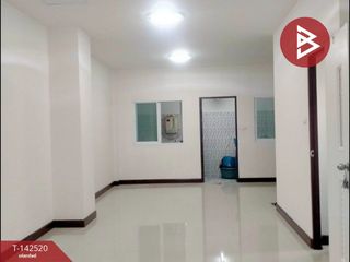 For sale 3 bedrooms townhouse in Phan Thong, Chonburi